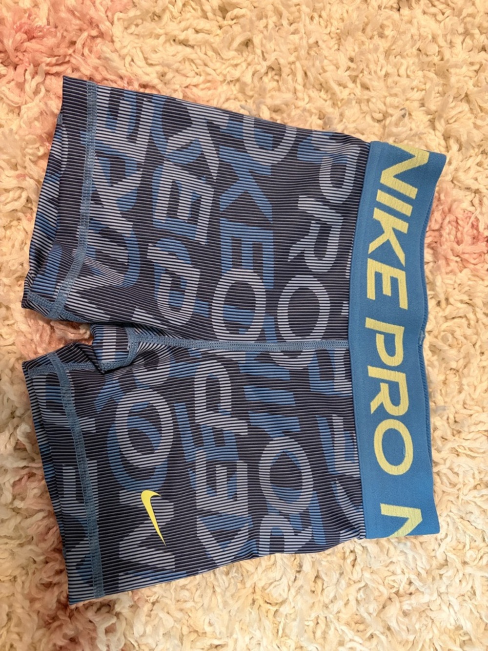 Girls Nike pros size small